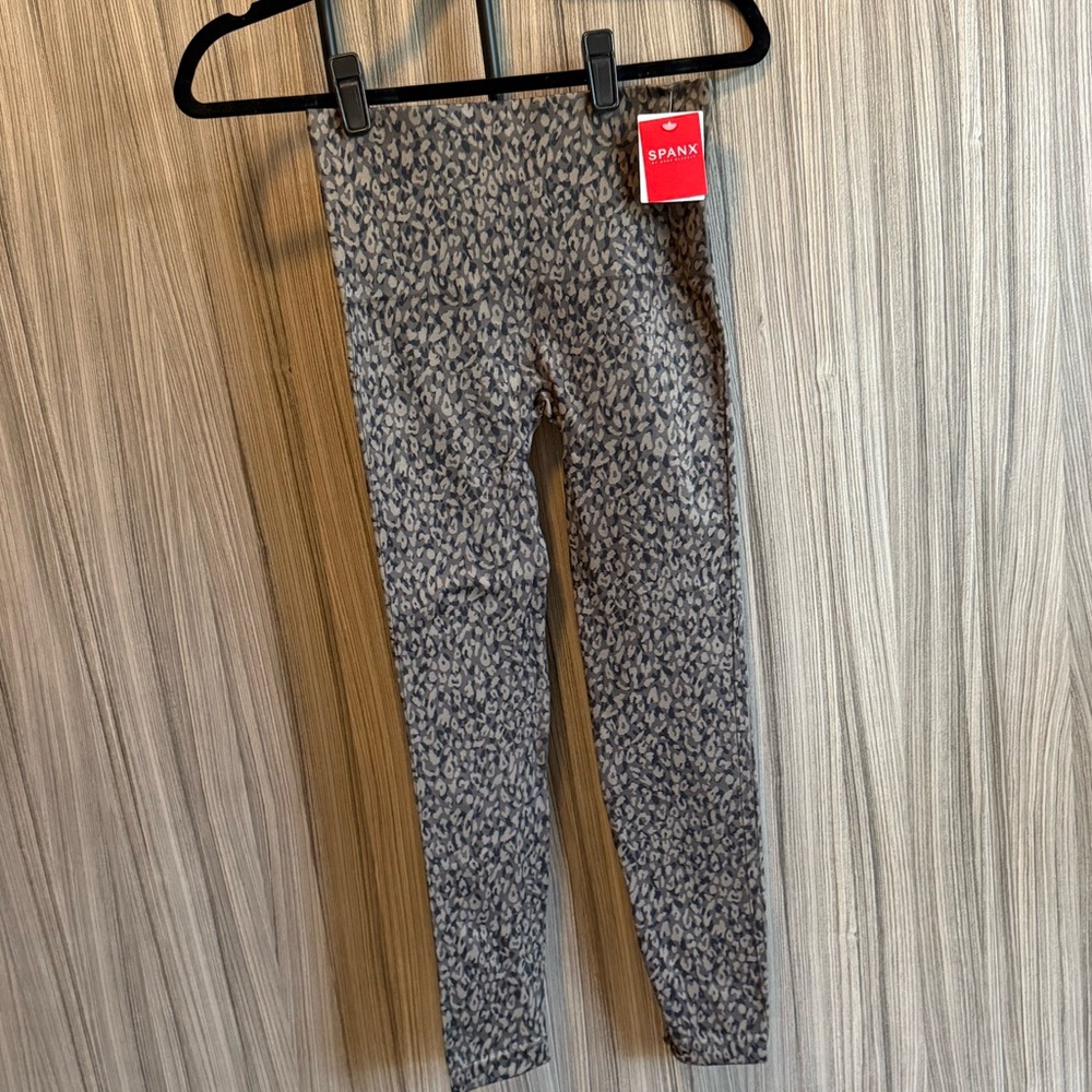 Spanx Look At Me Now Seamless Leggings Brown Mini Leopard M NWT